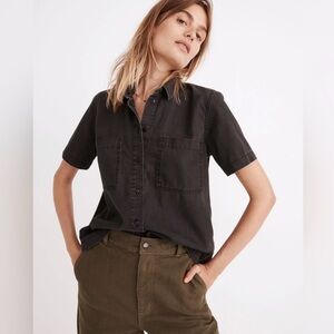 Madewell Denim Short-Sleeve Button-Up Shirt in Lunar Wash